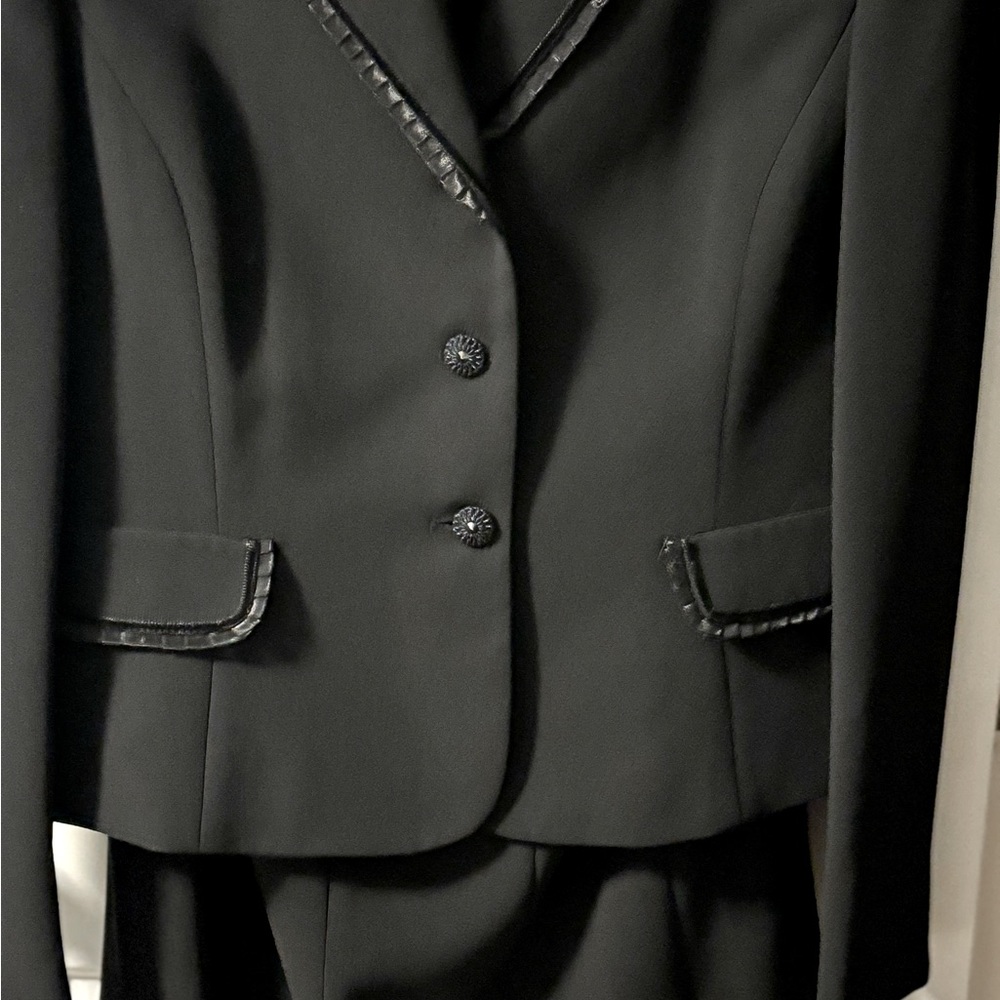 Tahari Dress Suit Special Occassion